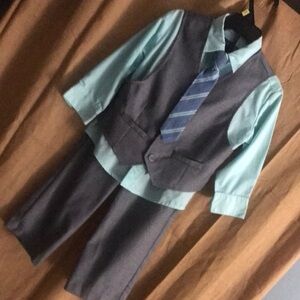 Kenneth Cole Toddler Suit&Tie 3T